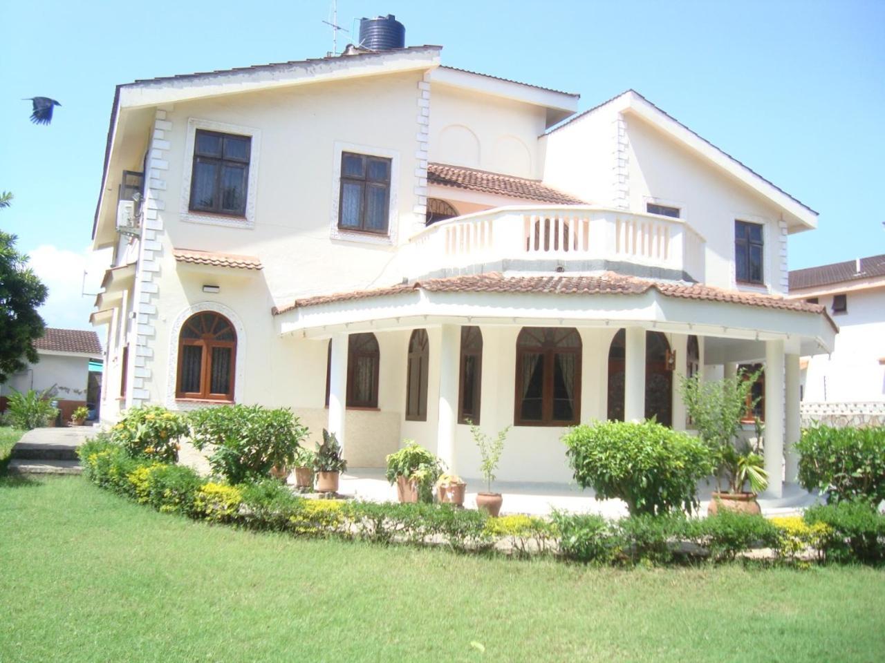 Mweru Villa Kisauni Exterior photo