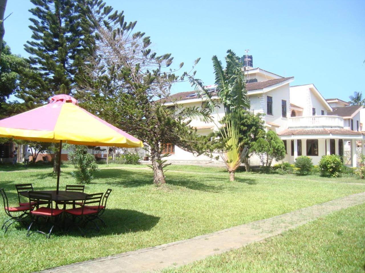 Mweru Villa Kisauni Exterior photo